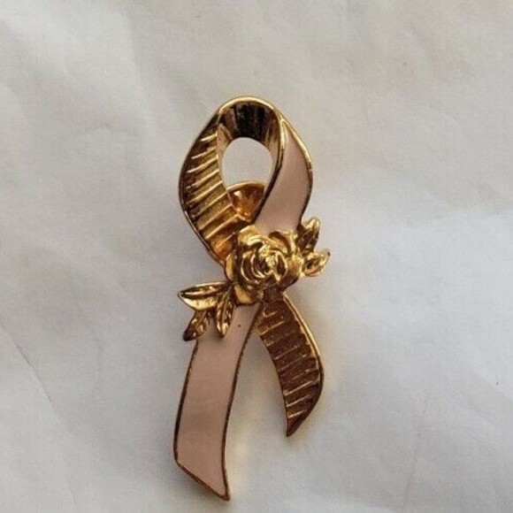 Avon Breast Cancer Awareness Pin Pink Ribbon Enamel Gold-toned Rose Vintage - Picture 1 of 10